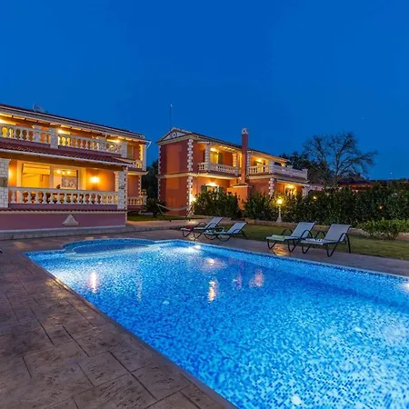 Mirela Megali Willa Dassia (Corfu)